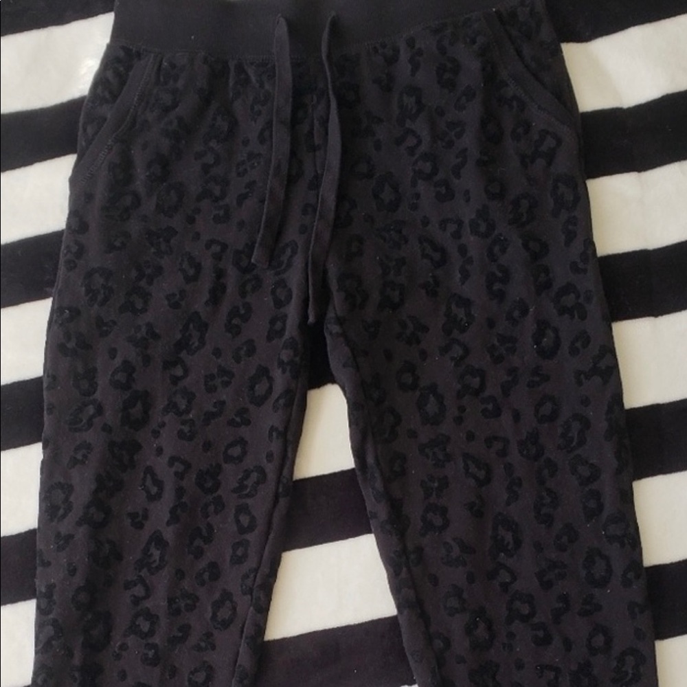 PINK VS VELOUR LEOPARD SWEATPANTS SZ L